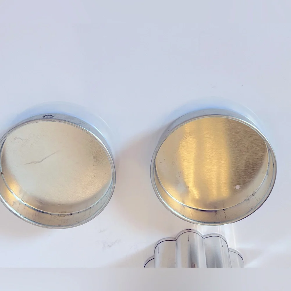 Two Vintage Pampered Chef Silver Decorative Scalloped Bread Tubes.